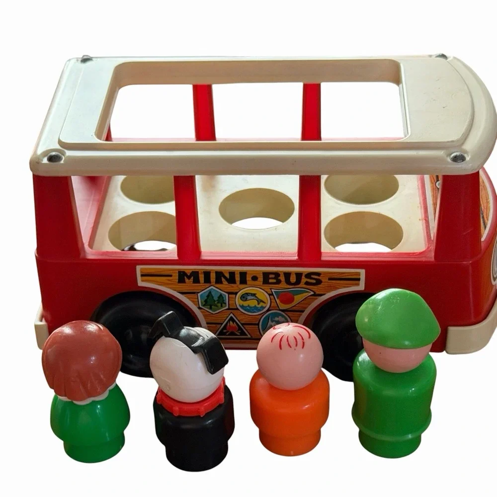 Vintage Fisher Price Play Family Little People Mini Bus #141 And Four Figures